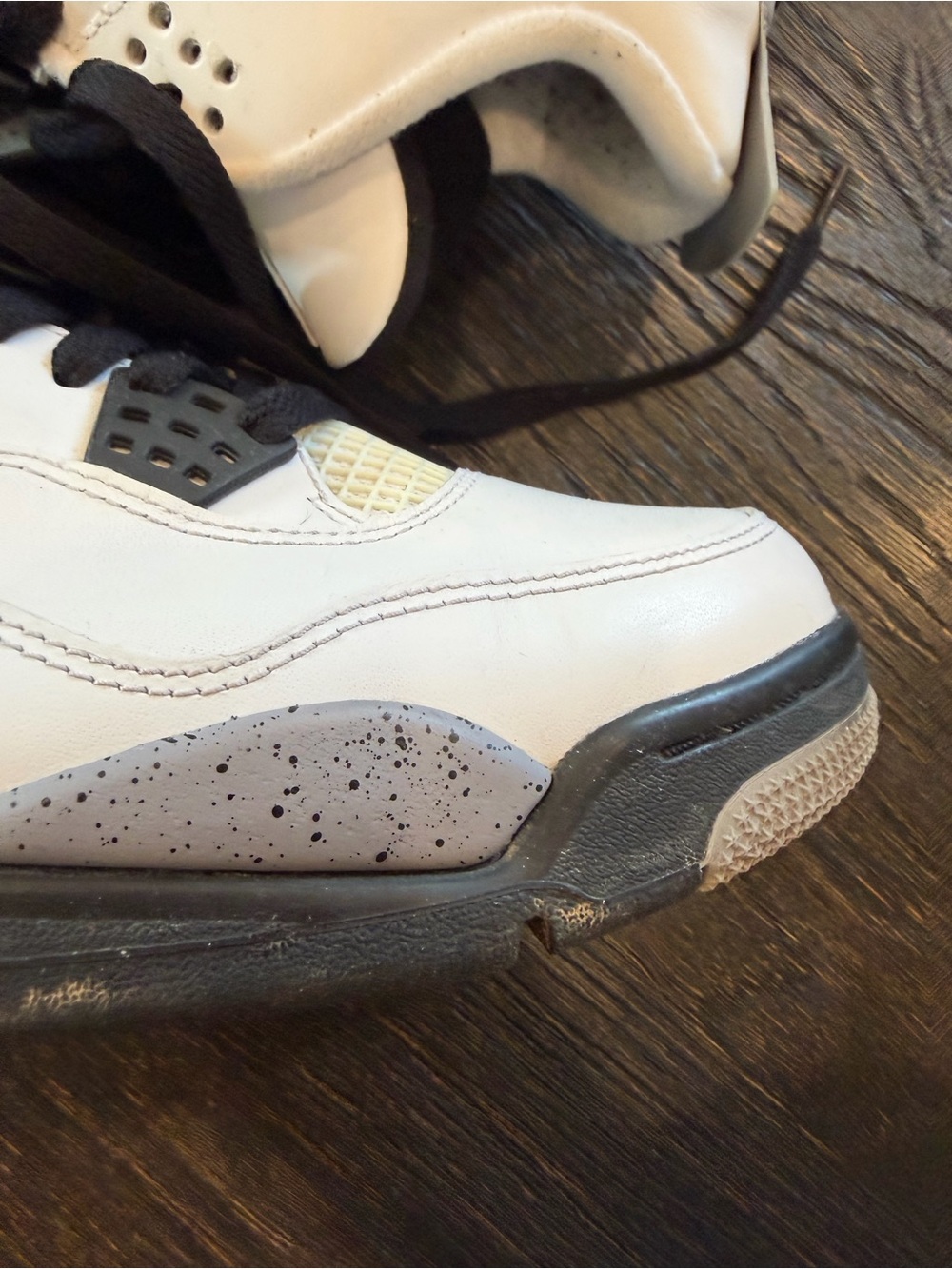 Jordan 4 Retro OG Mid White Cement - Size 11 - Picture 3 of 12